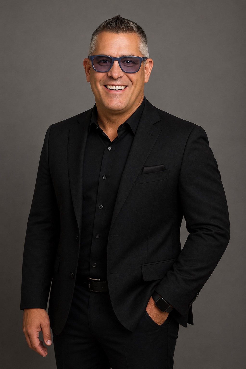 Luis Ferra, agente especializado en nuevas construcciones de Montserrat Luxe Realty